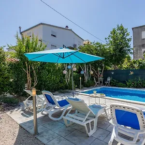  Apartment Dalmatian 230m2 With Pool And Garden Near The Old Town For Families