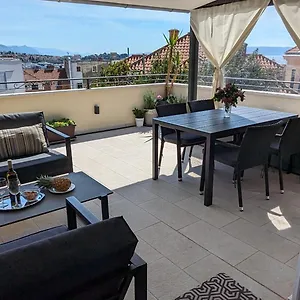  Apartment Prime Location Penthouse Apt With A Large Terrace