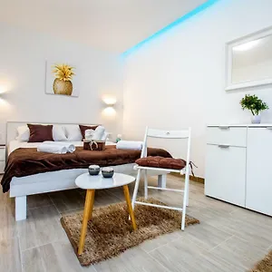  Appartement Nives In The Center - Free Parking