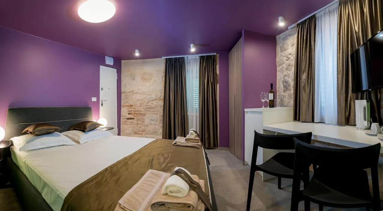 Annie'S Stone Studio & Room Split 0*,