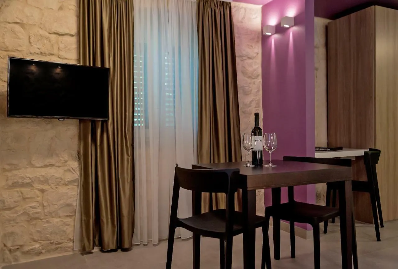 Annie'S Stone Studio & Room Split